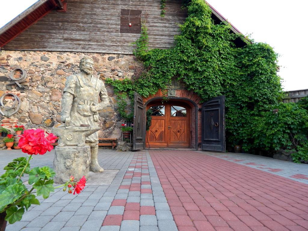 Pie Veca Kaleja Hotel Daugavpils Esterno foto